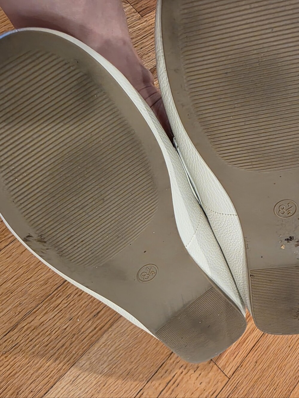 Universal Thread Shoes - Picture 3 of 3